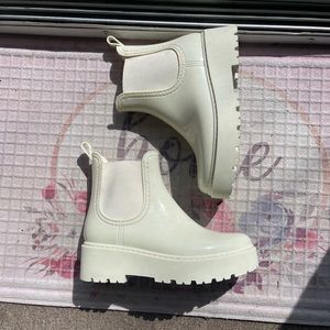 Steve Madden Sahara Bone booties